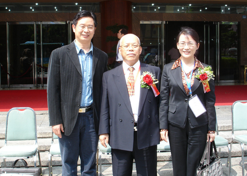 日本機能性離子協(xié)會副會長山田真裕教授與潔爾爽公司進行學術(shù)交流（2010）